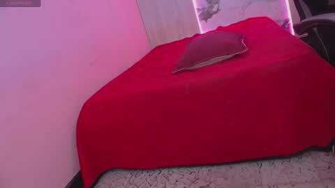 eleven_hot online show from August 13, 5:49 pm