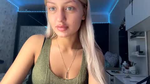 Kate online show from August 4, 2:14 pm
