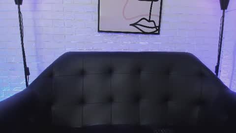Eliza online show from August 4, 10:40 pm