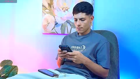 elias_salvatore_ online show from August 4, 4:20 am