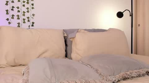 Eli online show from August 4, 1:46 am