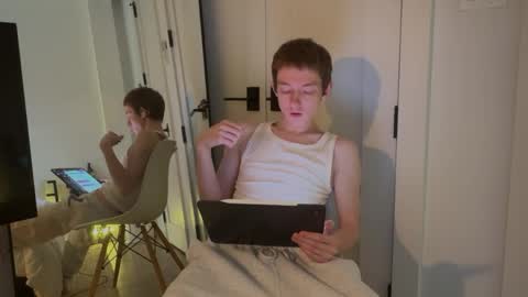 Eli Grayson online show from April 6, 10:58 pm