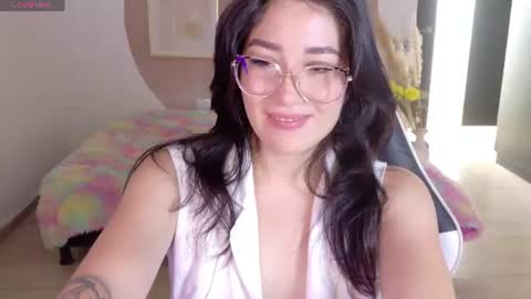 eliiih_ online show from July 24, 3:26 pm