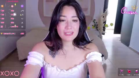 eliiih_ online show from July 28, 5:19 pm