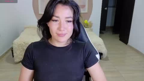 eliiih_ online show from August 2, 3:13 am
