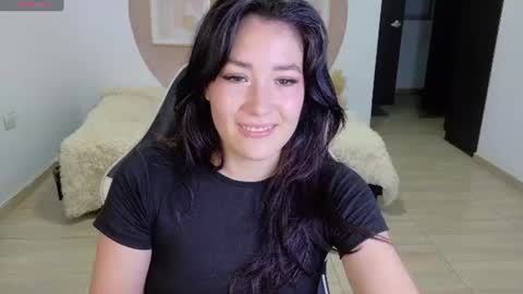 eliiih_ online show from August 2, 4:19 am