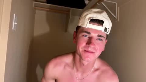 elijahkinky24 online show from May 28, 4:15 am