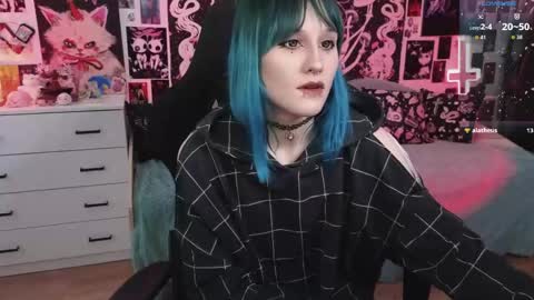 Elika online show from May 2, 10:25 pm