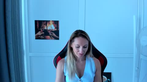 Milena online show from August 10, 9:00 am