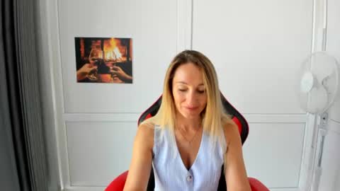 Milena online show from August 15, 7:56 am