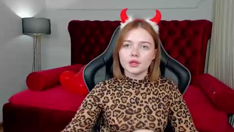 elinavale online show from July 18, 10:49 am