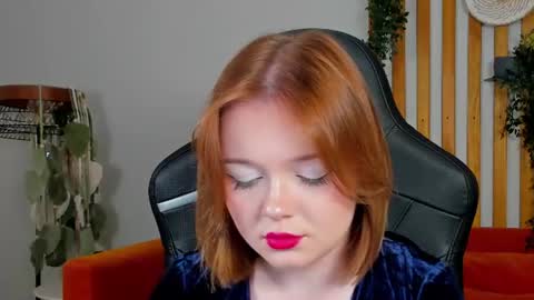 elinavale online show from July 20, 9:51 pm