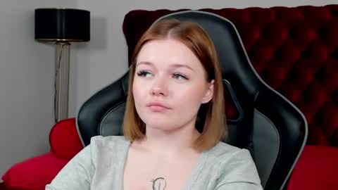 elinavale online show from July 23, 9:33 am