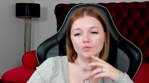 elinavale online show from July 23, 10:39 am