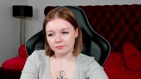 elinavale online show from July 23, 2:08 pm