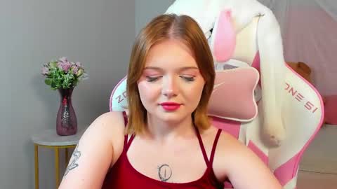 elinavale online show from August 10, 7:26 pm