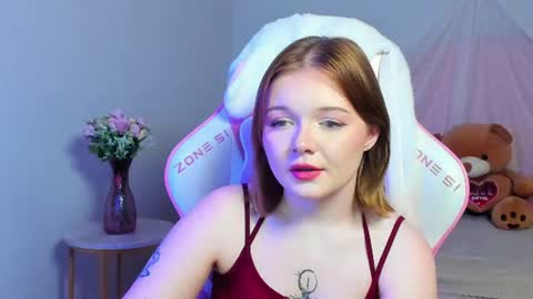 elinavale online show from August 10, 8:43 pm