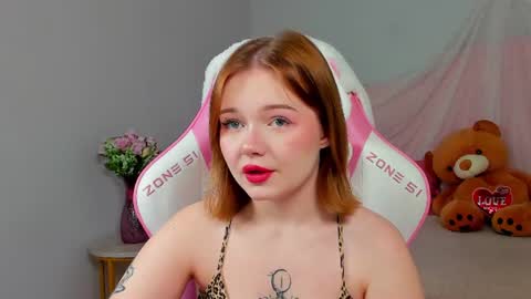 elinavale online show from August 13, 5:10 am