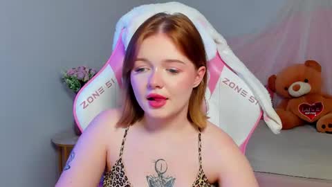 elinavale online show from August 13, 10:40 am