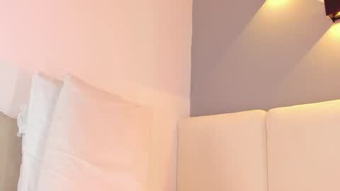 Elisa online show from July 30, 1:02 am