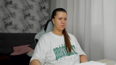 Aletta Oushen online show from August 3, 1:51 pm