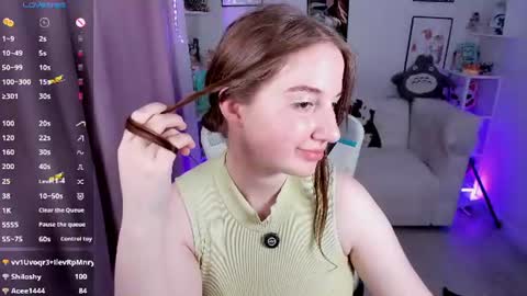 your sweet Lisa online show from August 5, 10:46 am