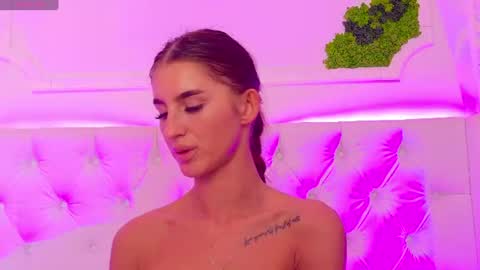ElisaCharm online show from August 7, 9:31 am