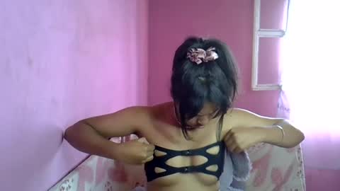elisah01 online show from August 13, 6:49 am