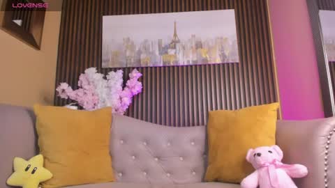 Elisa Sue online show from August 14, 2:48 am