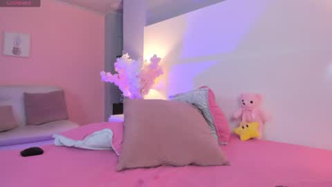 Elisa Sue online show from August 15, 5:22 am