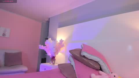 Elisa Sue online show from August 15, 6:28 am
