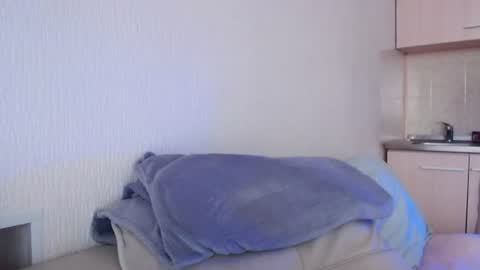 Elis online show from August 13, 5:21 am