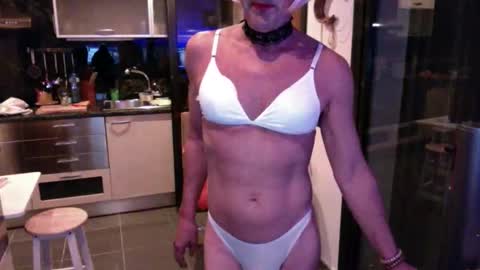 Elise online show from June 2, 9:51 pm