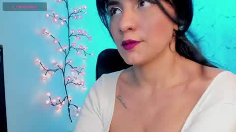 E L I S S A online show from August 12, 4:37 am