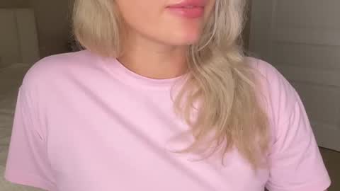 Stephanie online show from August 1, 7:53 pm