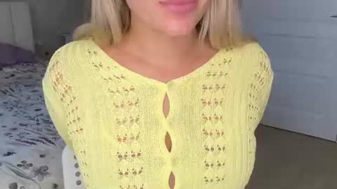 Stephanie online show from August 4, 4:15 pm