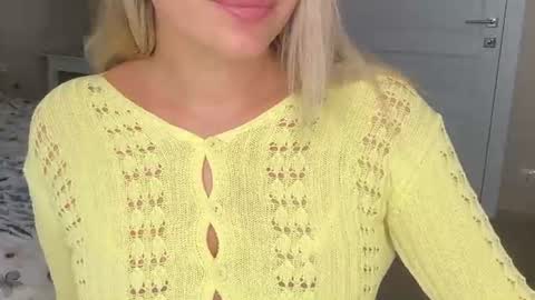 Stephanie online show from August 4, 5:21 pm