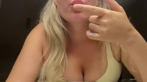 Stephanie online show from August 6, 10:09 pm