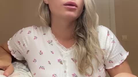 Stephanie online show from August 9, 9:32 am