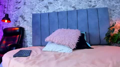Eliza online show from April 25, 4:40 am