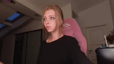 Elizabeth online show from July 9, 8:03 pm