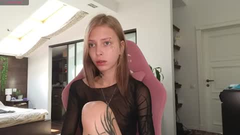 Elizabeth online show from July 11, 10:10 am