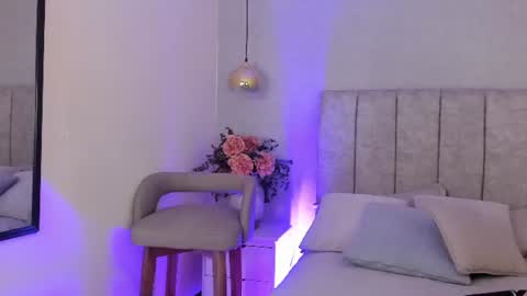 elizabeth online show from August 15, 1:53 am