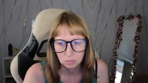 Elizabeth online show from August 7, 9:42 am
