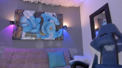 Elizabeth Lamer online show from May 6, 2:35 am