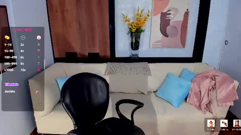 Elizabeth online show from August 9, 4:08 pm