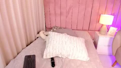 elizabeth_roche online show from August 10, 2:46 am