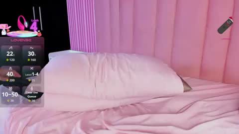 elizabethbloomm online show from August 11, 7:43 am