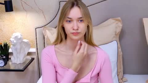 Elizabeth online show from August 6, 7:13 pm