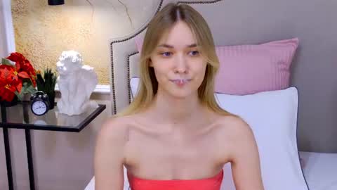 Elizabeth online show from August 14, 6:00 pm